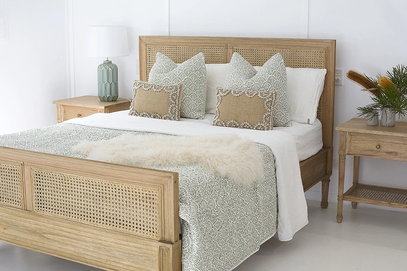 Hamilton Cane Bed – King Size – Weathered Oak 6 Hamilton Cane Bed – King Size – Weathered Oak - Image 4