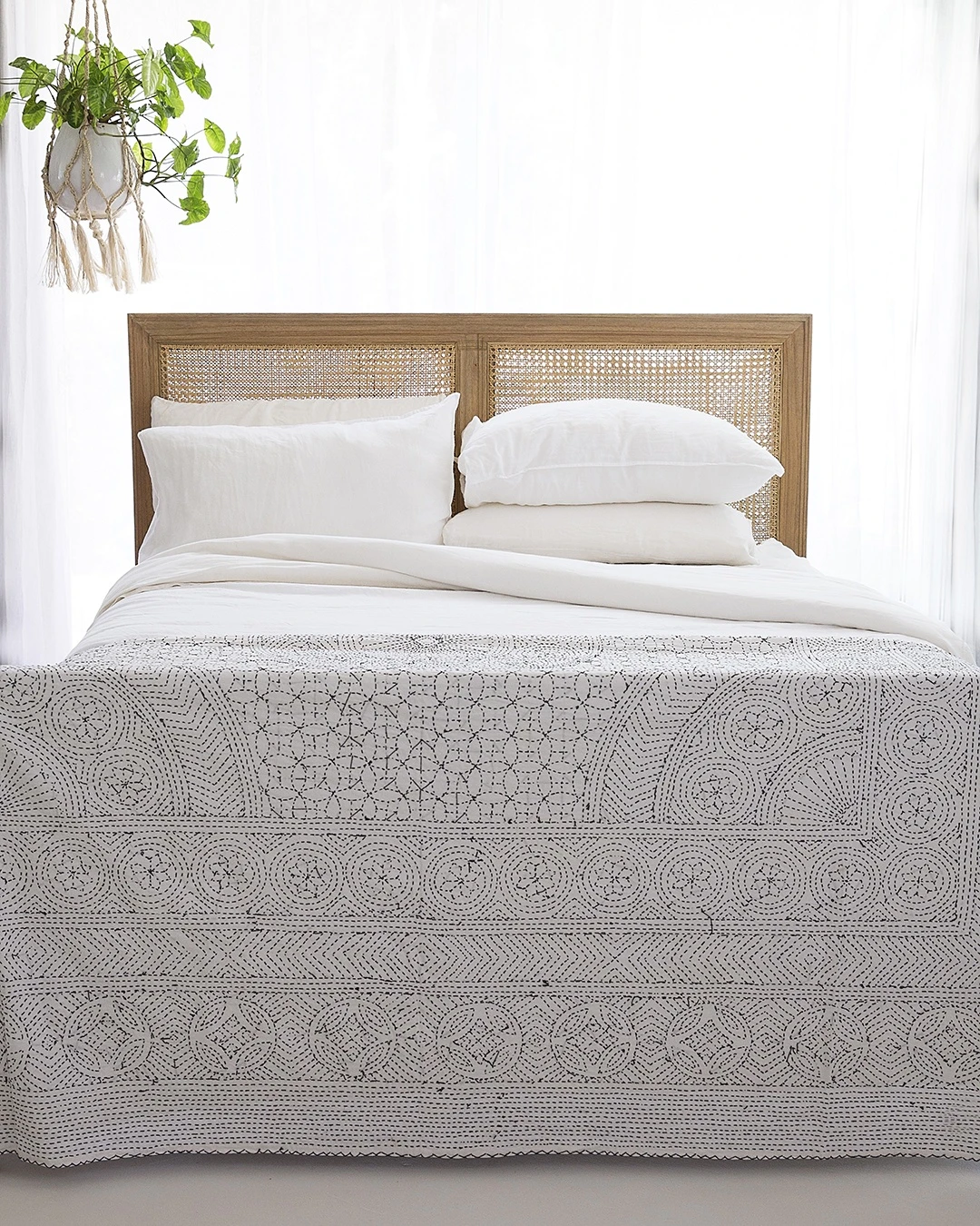 Hamilton Cane Bed – Queen Size – Weathered Oak 9 Hamilton Cane Bed – Queen Size – Weathered Oak - Image 7