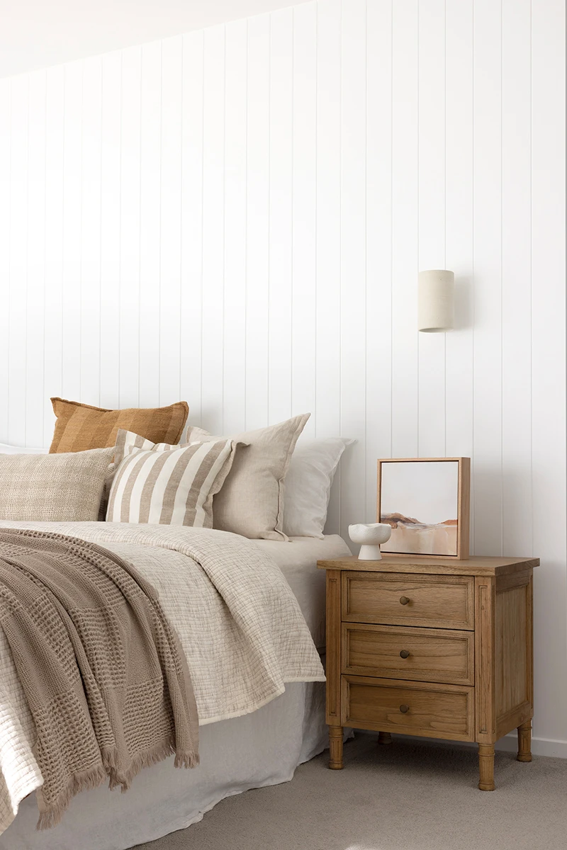 Hamilton Bedside Table – 3 Drawer – Weathered Oak 17 Hamilton Bedside Table – 3 Drawer – Weathered Oak - Image 15