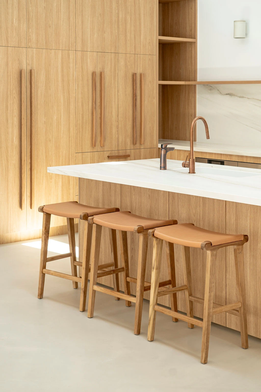 Pasadena Leather Saddle Stool – Flat Natural 4 Pasadena Leather Saddle Stool – Flat Natural - Image 2