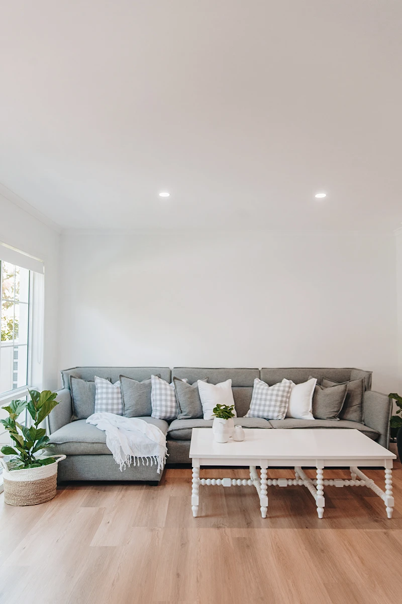 Stradbroke Bobbin Coffee Table – White 12 Stradbroke Bobbin Coffee Table – White - Image 10